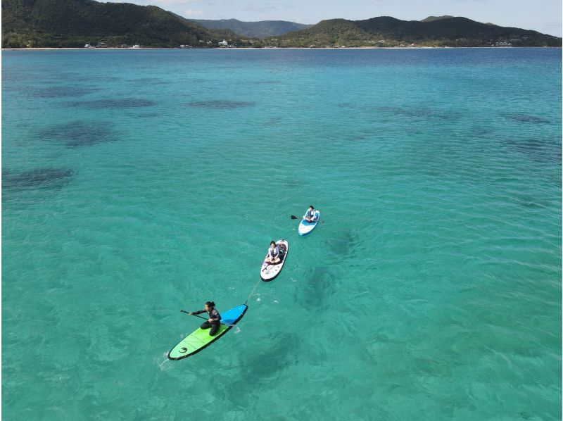 奄美大島【当日予約可能】SUP（90分）※ドローン空撮等写真の無料プレゼントあり※お1人様もお任せ下さい☆の紹介画像