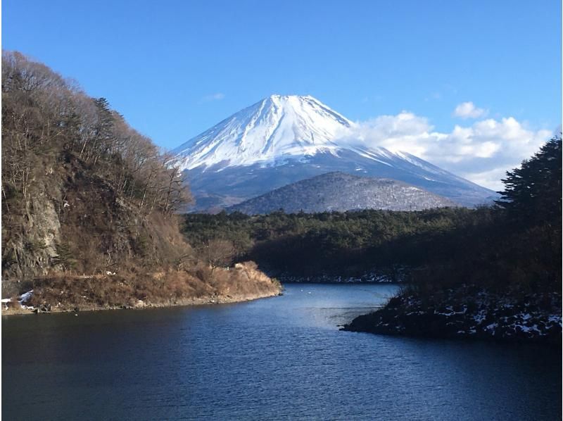 【山梨・精進湖】ステキな早朝の湖上から精進湖の大自然と富士山を満喫 ♪ カナディアンカヌー体験 ♪ の紹介画像