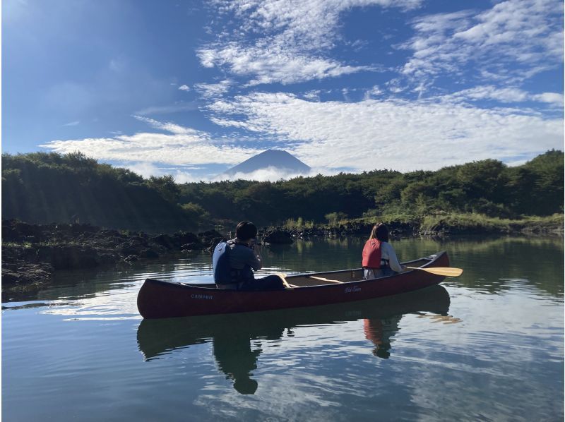 【山梨・精進湖】ステキな早朝の湖上から精進湖の大自然と富士山を満喫 ♪ カナディアンカヌー体験 ♪ の紹介画像