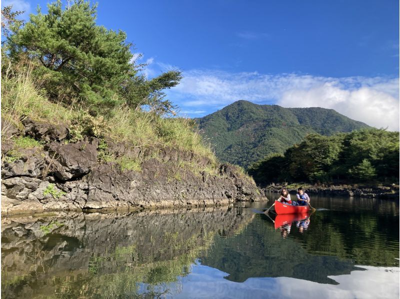 【山梨・精進湖】ステキな早朝の湖上から精進湖の大自然と富士山を満喫 ♪ カナディアンカヌー体験 ♪ の紹介画像