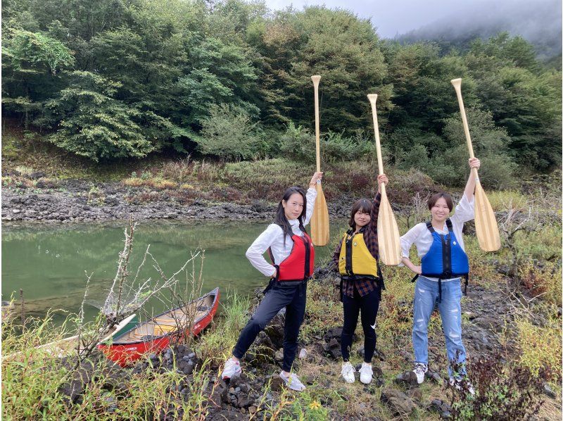 【山梨・精進湖】ステキな早朝の湖上から精進湖の大自然と富士山を満喫 ♪ カナディアンカヌー体験 ♪ の紹介画像