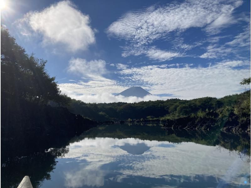 【山梨・精進湖】ステキな早朝の湖上から精進湖の大自然と富士山を満喫 ♪ カナディアンカヌー体験 ♪ の紹介画像