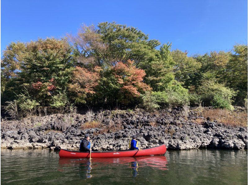 【山梨・精進湖】ステキな早朝の湖上から精進湖の大自然と富士山を満喫 ♪ カナディアンカヌー体験 ♪ の紹介画像