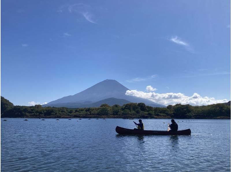 【山梨・精進湖】ステキな早朝の湖上から精進湖の大自然と富士山を満喫 ♪ カナディアンカヌー体験 ♪ の紹介画像