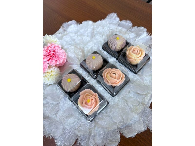 【新宿】練り切り和菓子体験♪ カップル・女性同士で日本の文化に触れてみませんか？和菓子のお持ち帰りOK！新宿駅より徒歩3分！の紹介画像