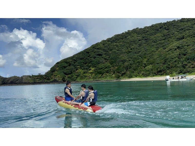 奄美大島　コウトリビーチ【当日予約可能】ボートツアー（120分）★シュノーケルとウェイク又はトーイング付★ドローン等無料撮影付き！の紹介画像