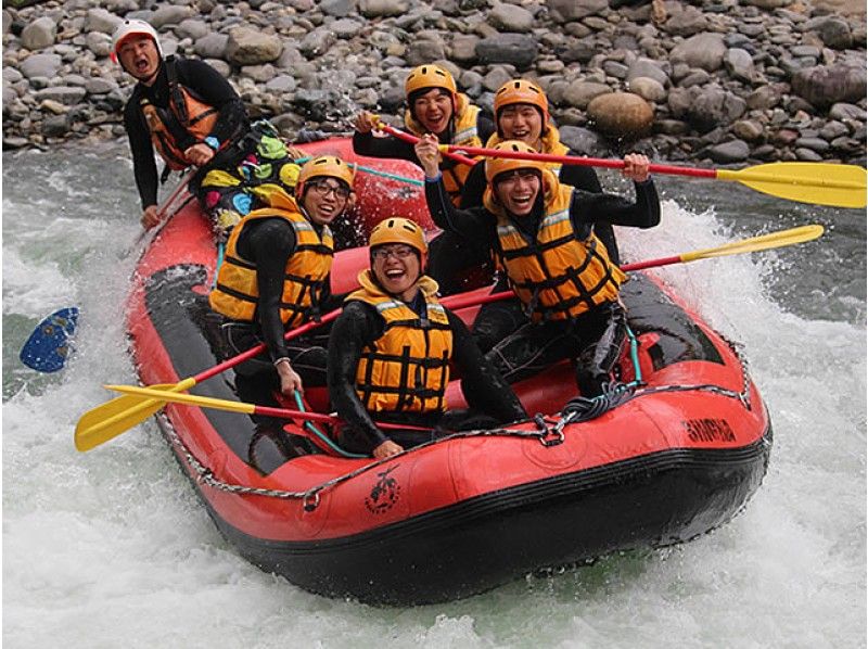 【群馬・水上／みなかみ】5月9日～6月14日限定！激流を体感しよう！ラフティング体験（1日コース）の紹介画像