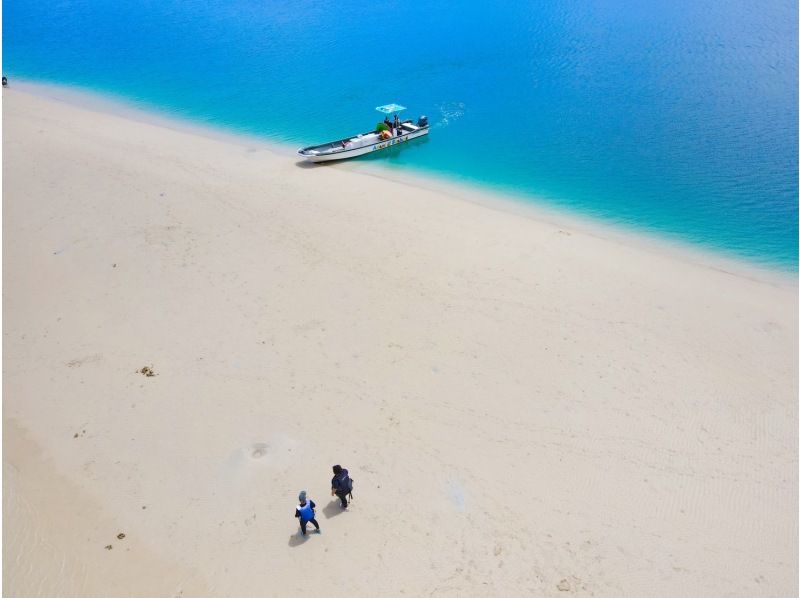 奄美大島★チャンスは年に数回！砂浜が現れる幻のビーチかくれ浜【SUPツアー】120分【地域クーポン対応】ドローン空撮等無料！の紹介画像