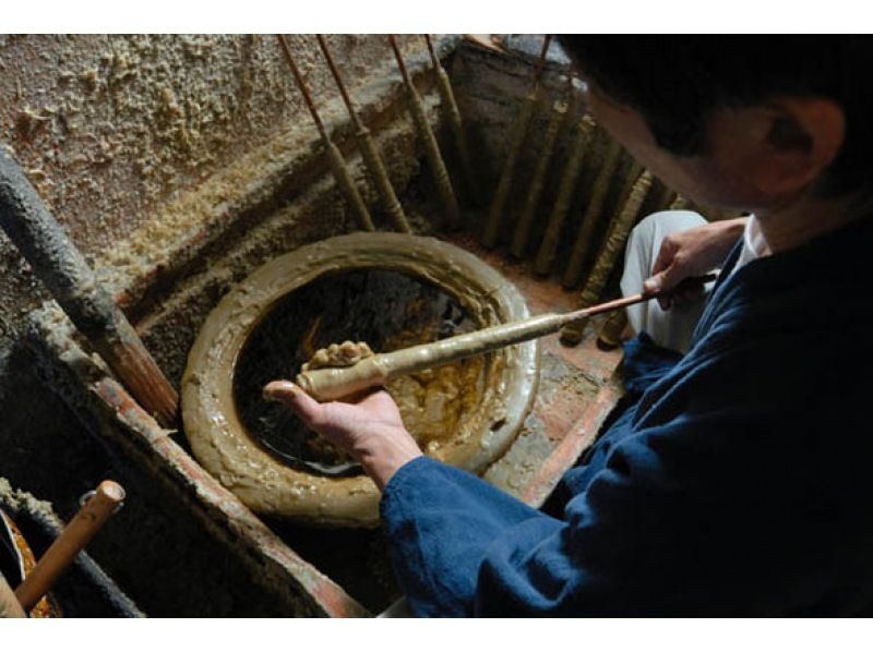 【愛知・岡崎】和ろうそく絵付け体験｜サミット贈答品の老舗工房で手描き絵ろうそく作り・鉄燭台付き・貸切の紹介画像