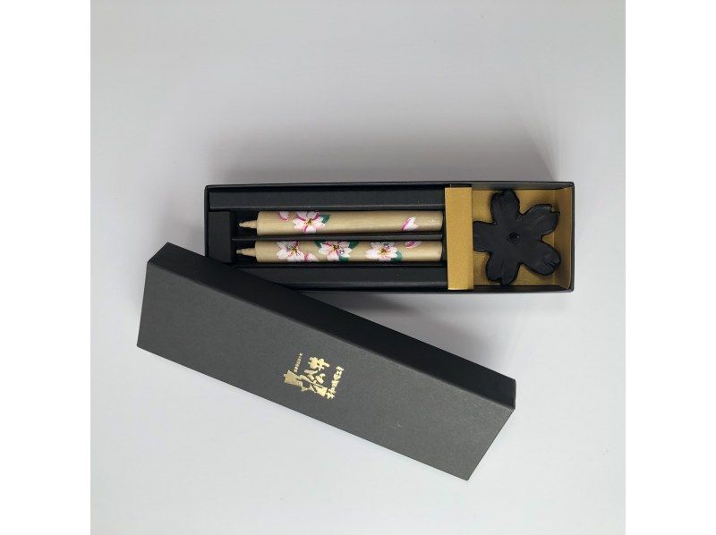 【愛知・岡崎】和ろうそく絵付け体験｜サミット贈答品の老舗工房で手描き絵ろうそく作り・鉄燭台付き・貸切の紹介画像