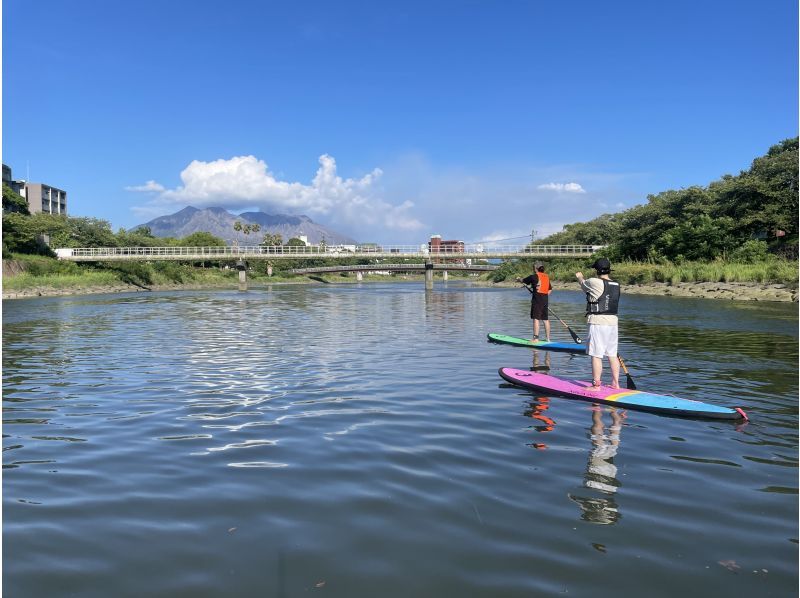 アクティブな方におすすめ！！桜島から昇る朝日を浴びて鹿児島市街地からsanrise Stand Up Paddleboard(SUP) 体験の紹介画像