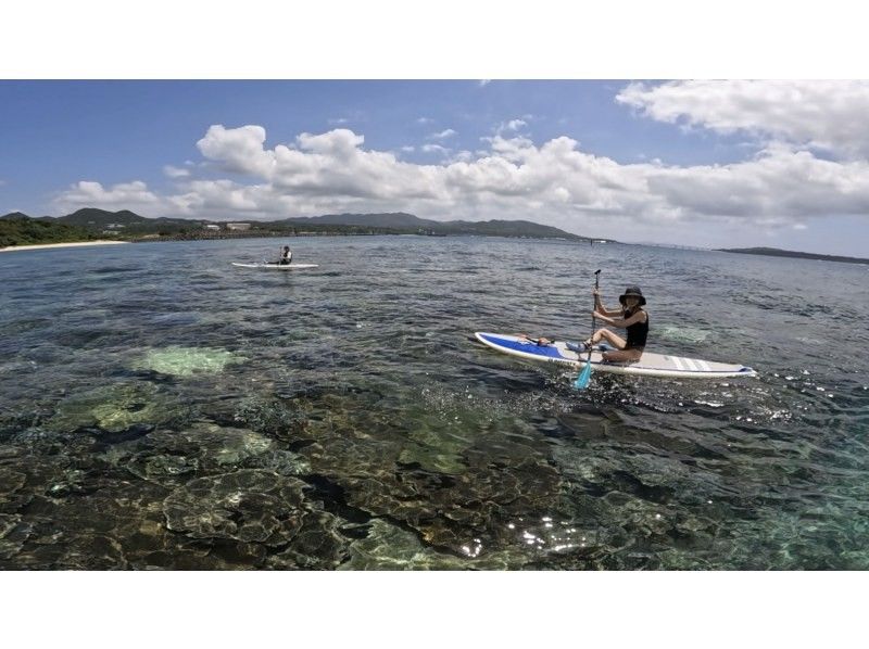 [Private tour limited to one group] SUP & Snorkeling! Enjoy the Okinawan ocean while paddling and drifting. Short movie included.の紹介画像