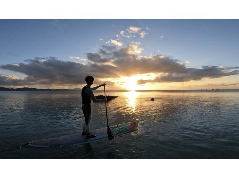 [Private tour limited to one group] SUP & Snorkeling! Enjoy the Okinawan ocean while paddling and drifting. Short movie included.の紹介画像