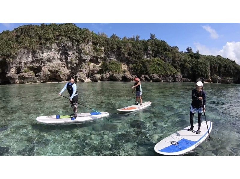 [Private tour limited to one group] SUP & Snorkeling! Enjoy the Okinawan ocean while paddling and drifting. Short movie included.の紹介画像