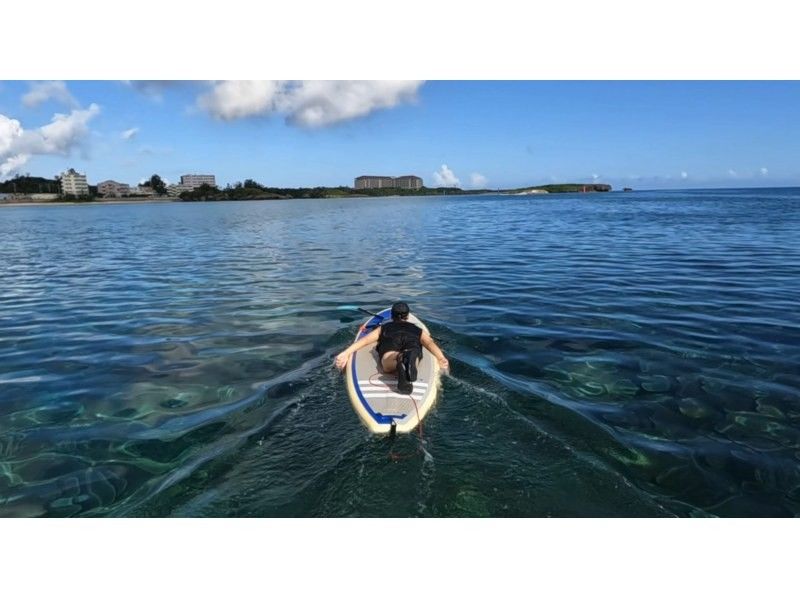 [Private tour limited to one group] SUP & Snorkeling! Enjoy the Okinawan ocean while paddling and drifting. Short movie included.の紹介画像