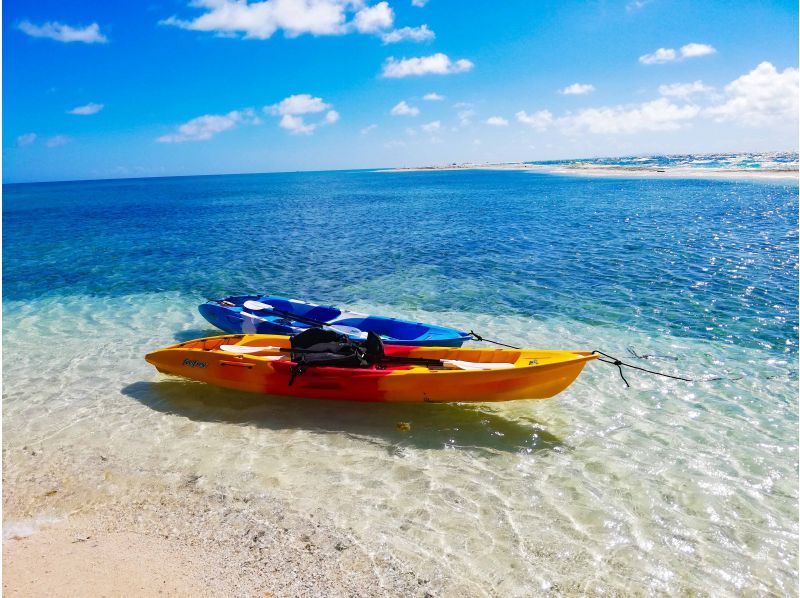 【沖縄・久米島】お手軽シーカヤック体験！！　コバルトブルーの久米島の海を満喫しよう[現地集合プラン](所要時間40分・0歳からOK)の紹介画像