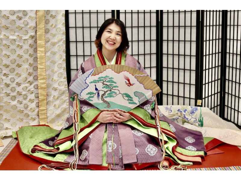 [Heian costume experience in Tokyo] Junihitoe (Chitose) & Sokutai experience limited to 2 groups! Free to shoot and bring in a cameraman!の紹介画像