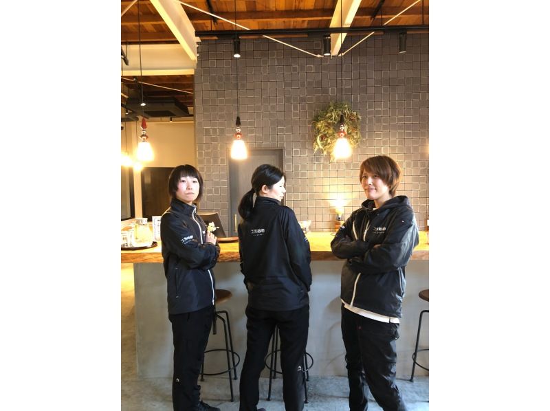[Ishikawa/Kaga] Yamanaka lacquerware manufacturing site tour and wood turning experience! Cafe time with lacquerwareの紹介画像