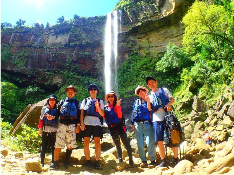 [Iriomote Island - One day] Enjoy Yaeyama soba with a spectacular view. Pinaisara Falls (basin and top of the waterfall) canoe & trekking tourの紹介画像