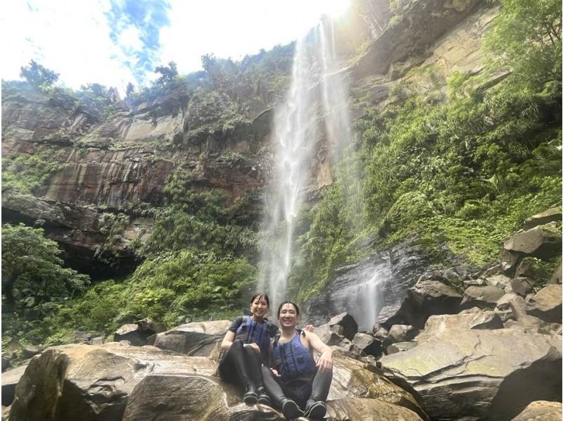 [Iriomote Island - One day] Enjoy Yaeyama soba with a spectacular view. Pinaisara Falls (basin and top of the waterfall) canoe & trekking tourの紹介画像