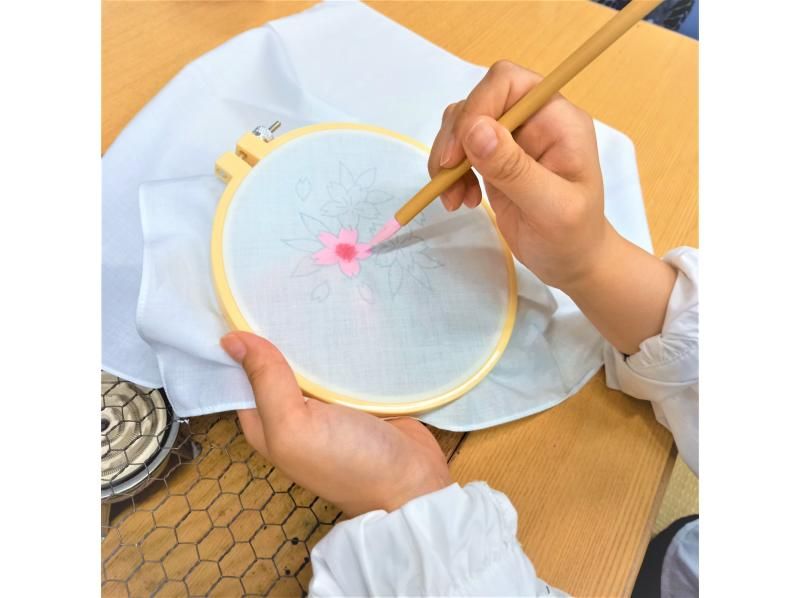 [Ishikawa, Kanazawa] Google Review <★★★★★>! Beginners Welcome! Create your own original work with the Kanazawa Kaga Yuzen coloring experience!の紹介画像