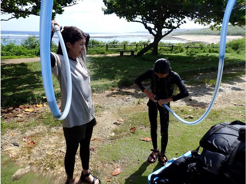 那覇から約30分／学生初心者応援プラン『海のテーマパーク・天然水族感』ウミガメ＆100種以上を探索する自然体験シュノーケリング★当日予約可の紹介画像