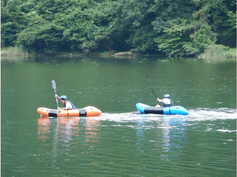 【磯部温泉 近郊／群馬 関東】初めてOK！ パックラフト＆カヤック(急流川下り用1人乗り)半日体験ツアー　◎信州長野・軽井沢も近いの紹介画像