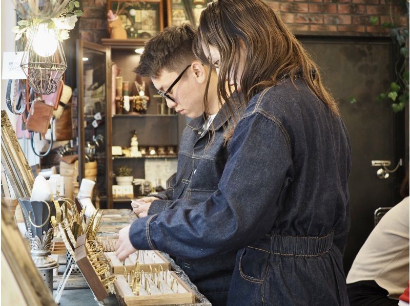 【東京・浅草橋】手首を飾る本格的なオリジナルバングルが作れるアクセサリーワークショップの紹介画像