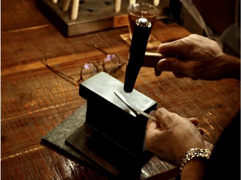 【東京・浅草橋】手首を飾る本格的なオリジナルバングルが作れるアクセサリーワークショップの紹介画像