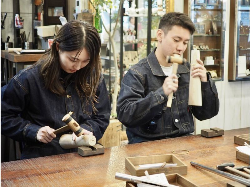 【東京・浅草橋】手首を飾る本格的なオリジナルバングルが作れるアクセサリーワークショップの紹介画像