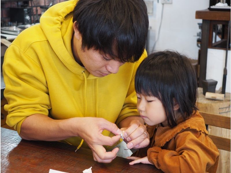 【東京・浅草橋】手首を飾る本格的なオリジナルバングルが作れるアクセサリーワークショップの紹介画像