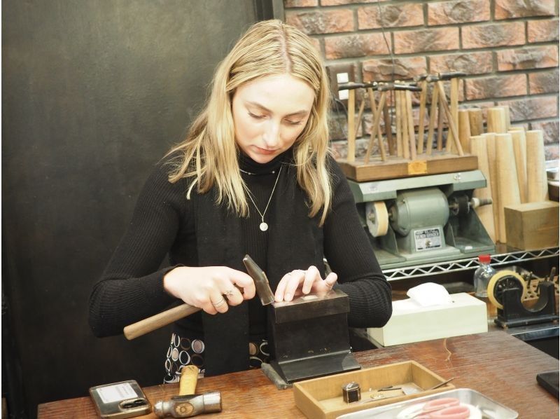 【東京・浅草橋】ネックレスやブレスレットなど、アレンジ自由なチャームが作れるアクセサリーワークショップの紹介画像