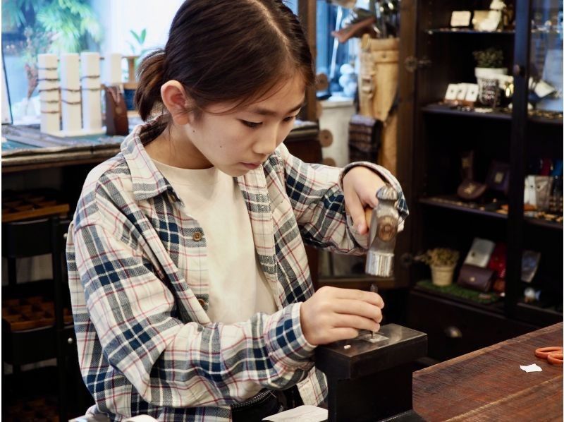 【東京・浅草橋】ネックレスやブレスレットなど、アレンジ自由なチャームが作れるアクセサリーワークショップの紹介画像