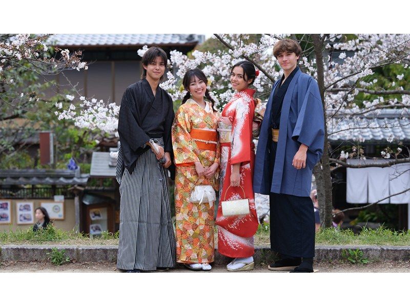 SALE! [Kyoto, Kiyomizu-dera Temple] Couples Kimono & Yukata Rental, including women's hair styling ☆ Everything you need to dress up is included ♪の紹介画像