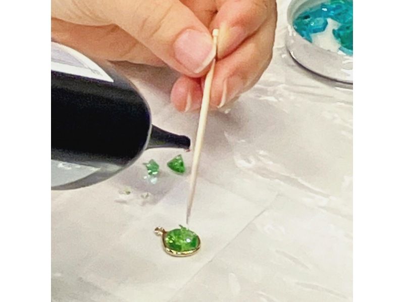 沖縄本島／国際通り  琉球ガラスカレット アクセサリー手作り体験 ピアス・キーホルダーなど選べるアイテムで思い出を作ろう◎の紹介画像