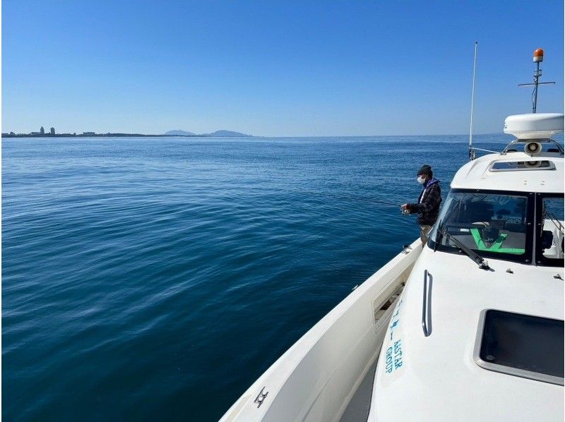 Nasilera Star Niigata A man enjoying sea fishing