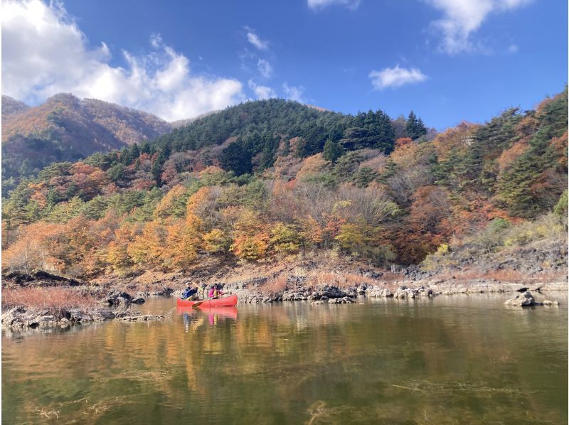 【山梨・精進湖】◎お得な秋割 ♪ 精進湖のステキな自然と富士山を満喫 ♪ カナディアンカヌー体験！（9：30/13：30）の紹介画像