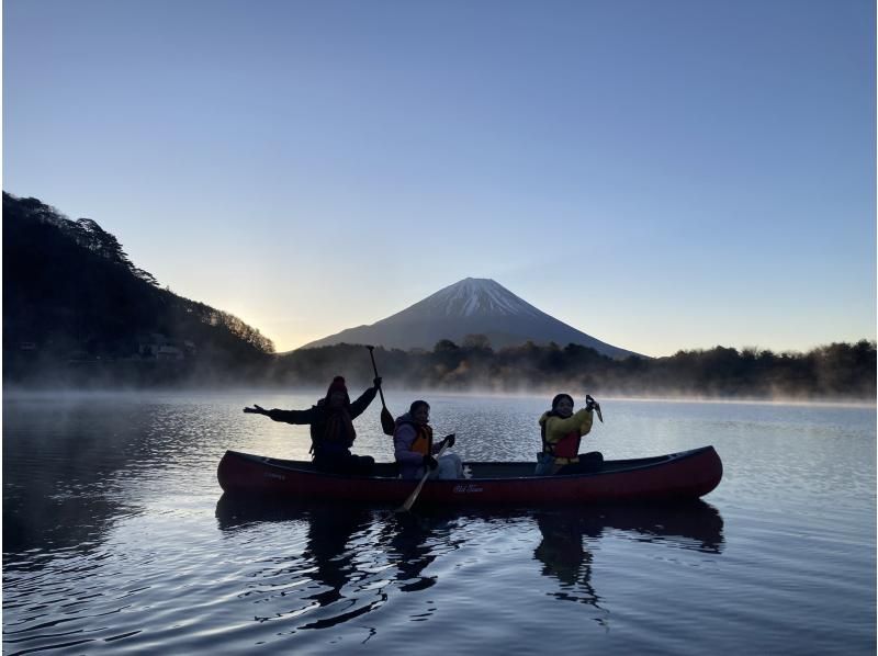 SALE！【山梨・精進湖】精進湖の大自然と富士山を満喫 ♪夕暮れの湖上は山陰が気持ちいい ！カナディアンカヌー体験！写真データ無料☆の紹介画像