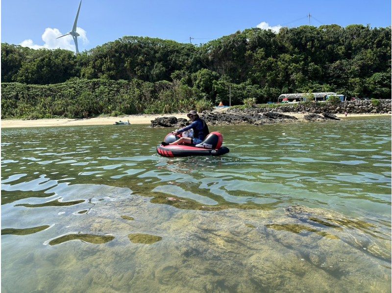 【名護市・今帰仁村・古宇利島】お子様でも運転できる海上ゴーカート♪免許不要のアクアクルーザー！1艇のレンタル料金で2人お楽しみいただけます♪の紹介画像