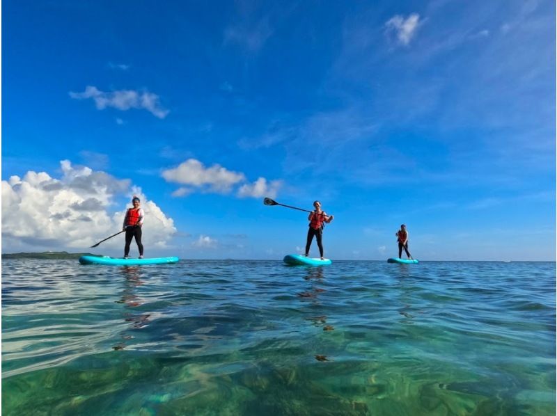 【宮古島】≪SUPヨガ ＆SUPクルージング≫ （2.5時間）体幹も心もととのう水上ヨガ体験！ドローン＆GoPro撮影無料★初心者歓迎の紹介画像
