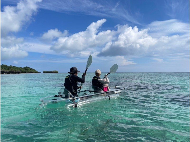 SALE! [Ishigaki Island/Kabira Bay] Clear Kayak Experience Tour! [Limited to 4 people!] Relaxing time at the magnificent Kabira Bay ♪ Free photo data, free pick-up and drop-off, free for children under 3 ♪の紹介画像