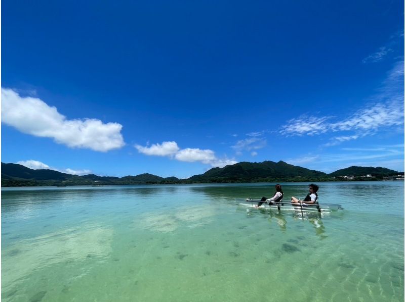 [Ishigaki Island/Kabira Bay] Clear kayak experience tour! [Limited to 4 people!] Relaxing time at the magnificent Kabira Bay ♪ Free photo data, free pick-up and drop-off, free for children under 3 ♪の紹介画像