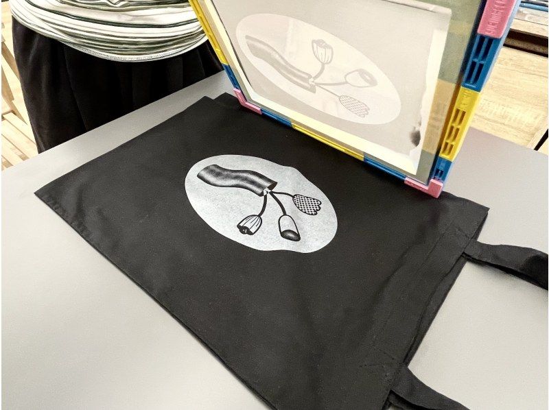 [โอซาก้า/เมืองตะวันออก] ประสบการณ์การพิมพ์ซิลค์สกรีน ♩ คุณสามารถสร้างเสื้อยืดและกระเป๋าโท้ตต้นฉบับได้!の紹介画像