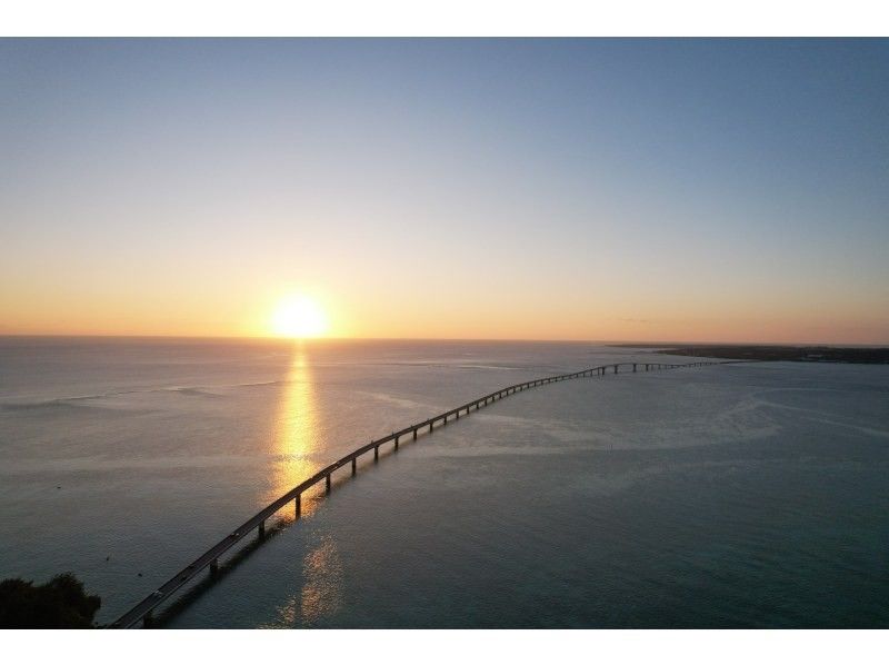 【沖縄・宮古島】【サンセットSUP】【ドローン撮影オプション】感動の夕日を浴びて海岸線をクルージング！の紹介画像