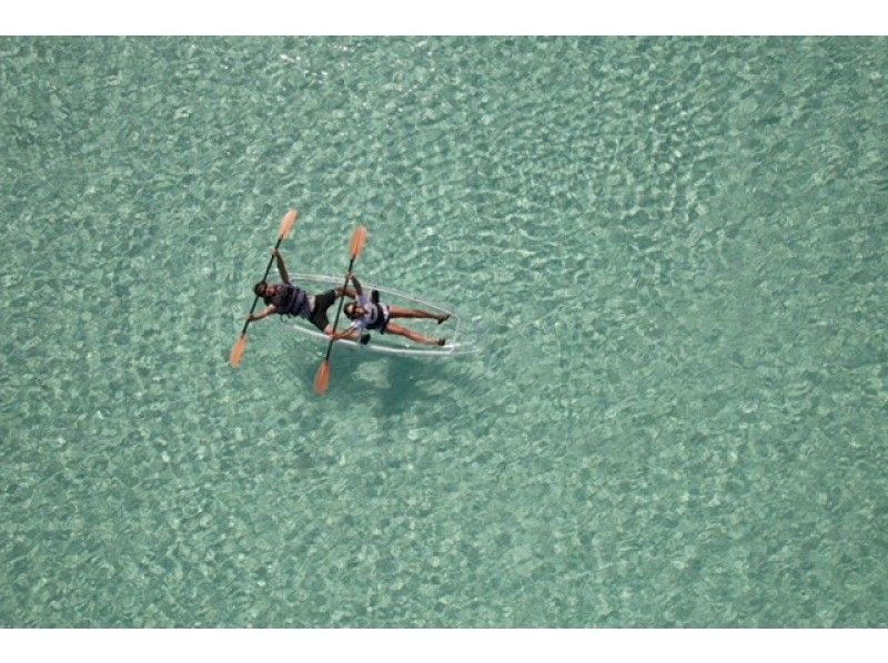 [Okinawa Miyakojima] [Clear SUP/Clear Kayak] [Drone photography included] A tour where you can choose between the popular Clear SUP or Clear Kayak in the crystal clear ocean!の紹介画像