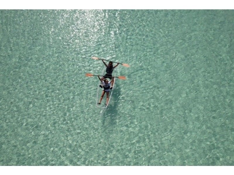 [Okinawa/Miyakojima] [Spring sale now available] [Drone photography included] A tour where you can choose the popular clear SUP or clear kayak in the extremely transparent sea!の紹介画像