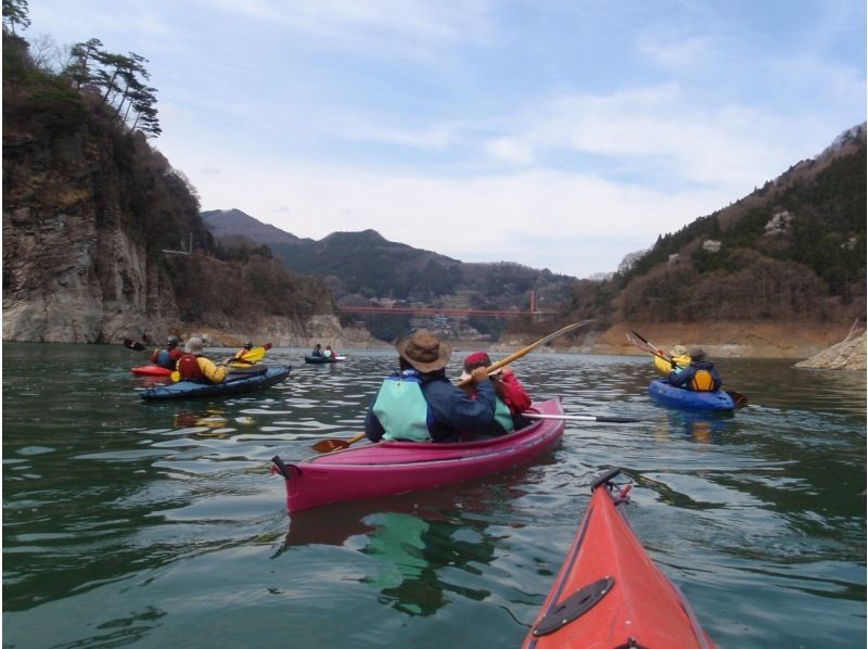 【関東／埼玉 群馬県境】秩父長瀞近くでレイクカヌー カヤック　穴場でたっぷりロングツーリング(乗船２倍)　◎春は新緑★、秋は紅葉＆冬桜もの紹介画像
