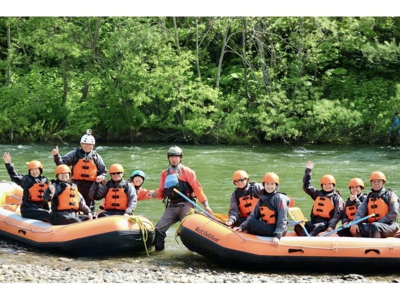 【北海道・ニセコ】1組1ボートで相乗り無し！写真データプレゼント！楽しくみんなでラフティング！初心者、お子様も大歓迎！の紹介画像