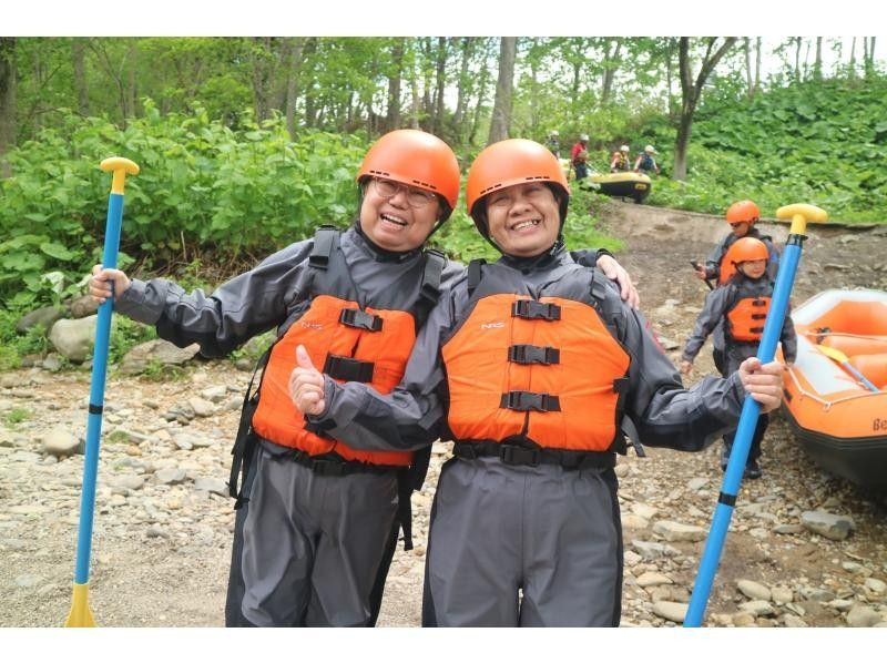 【北海道・ニセコ】1組1ボートで相乗り無し！写真データプレゼント！楽しくみんなでラフティング！初心者、お子様も大歓迎！の紹介画像