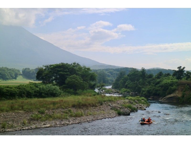 【北海道・ニセコ】楽しくみんなでラフティング！初心者、お子様も大歓迎！の紹介画像